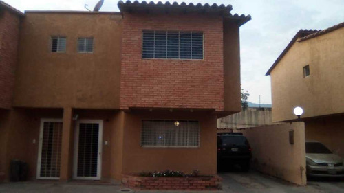 Acogedor Townhouse En Naguanagua Sector Los Guayabitos