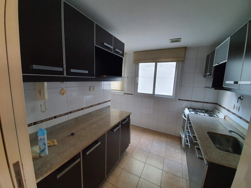 Dueño Vende,3 Amb. Muy Luminosos . 50 Mts De Av. Cordoba .