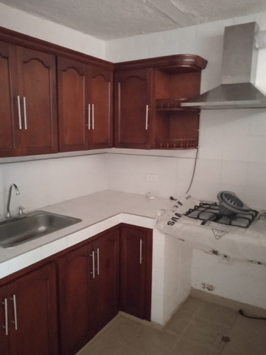 Venta De Casa  Ciudad 2000 De 90m2, Sur De Cali 9056.