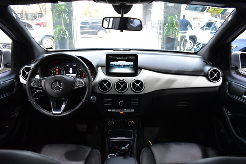 Imagen 8 de 11 de Mercedes Benz Clase B B200 1.6 Edition At 2017 - Car Cash