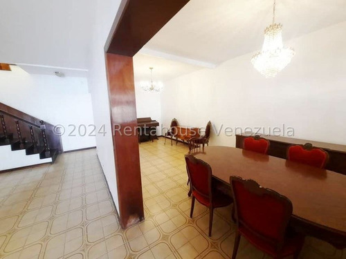 Casa De Dos Niveles Para Uso Comercial En Alquiler Los Palos Grandes I