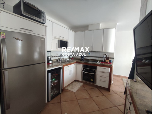 Remax Vende Pent House Con Plata Electrica En El Conjunto La Gloria, Boca De Aroa