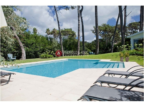 Excelente Propiedad A 100 Metros Del Mar - Ref: 5694