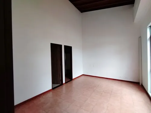 Casa En Venta En El Poblado. Cod V12261