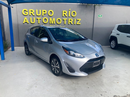Imagen 2 de 14 de Toyota Prius 2018 1.5 Prius C At
