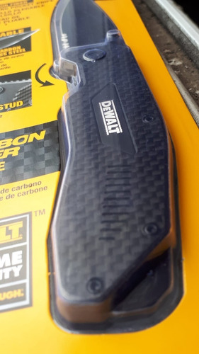 Navaja De Bolsillo De Fibra De Carbono Dewalt Dwht10314