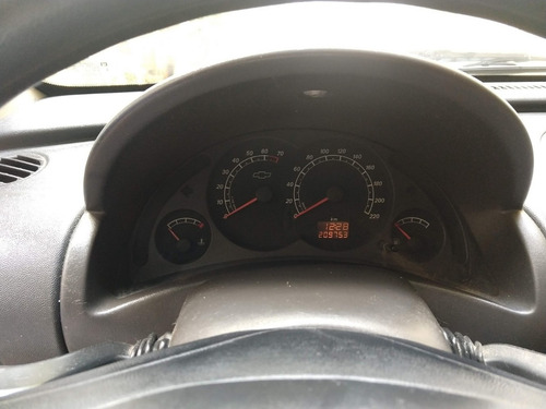 Imagem 10 de 12 de Chevrolet Corsa 1.0 Maxx Flex Power 5p