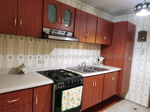 Imagen 4 de 30 de Apartamento En Venta En Av Pedro Leon Torres Barquisimeto De 125 Mts Con Una Excelente Distribución Entre 4 Habitaciones, 3 Baños, Cocina, Comedor, Sala Y Área De Balcón Gabriela C.