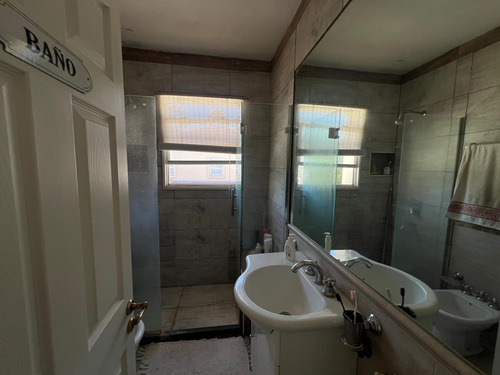 Casa En Venta En Los Jazmines, Pilar Del Este, Pilar
