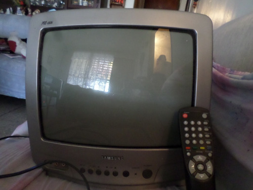 Tv Culón Marca Samsung Y Aiwa Con Control Remoto C/u.