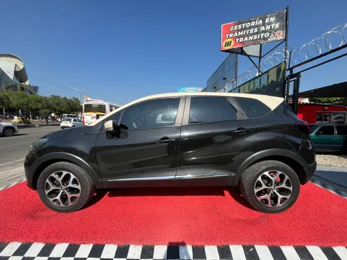 Renault Captur INTENS 2.0 AT
