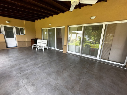 Imagen 24 de 25 de Venta- Impecable Casa En Barrio La Magdalena