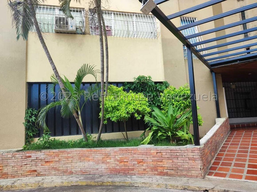  Selena Pacheco/ Apartamento En  Venta En  Centro,  Cabudare  Lara, Venezuela. 3 Dormitorios  2 Baños  81 M² 