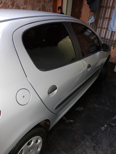Imagen 7 de 13 de Peugeot 206 2011 1.4 Generation Plus 75cv