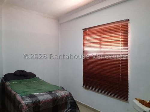 Townhouse En Venta En Cumbres De Maracaibo Edw