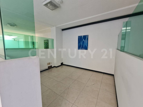 Local Comercial Con Oficinas Y Bodega En Colonia Chulavista Puebla