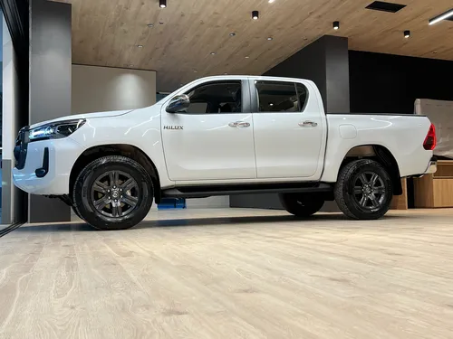 Toyota Hilux 2.4 Diesel Srv 4X4 At