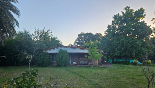 Venta Casa 2 Dormitorios Solís Con Cochera, Piscina Y Anexo