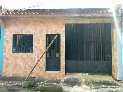 Venta De Casa Urb. Bella Florida, Los Caobos