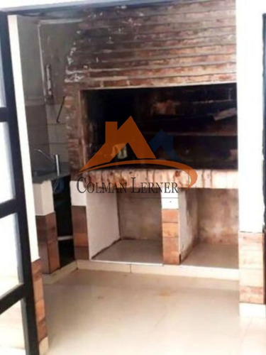 Oportunidad Casa Quinta De Tres Dormitorios Y Dos Departamentos En Parque Gorriti