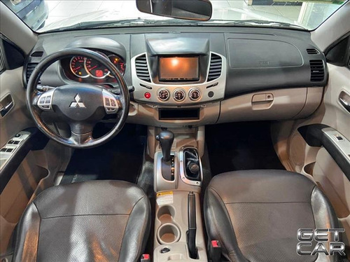 Imagem 7 de 8 de Mitsubishi L200 Triton L200 3.5 Hpe 4x4 Cd V6 24v Flex 4p Au