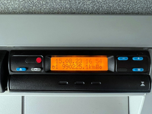 Iveco Cursor 330