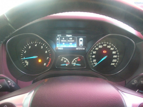Ford Focus Sedan 2.0 Titanium Aut. Flex 2015