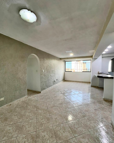 Venta Apartamento 90 Mts. Urb. Los Caobos Maracay Aragua