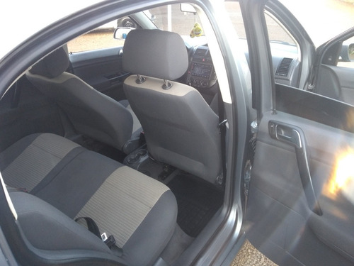 Volkswagen Polo Sedan 2008 1.6 Comfortline Total Flex 4p