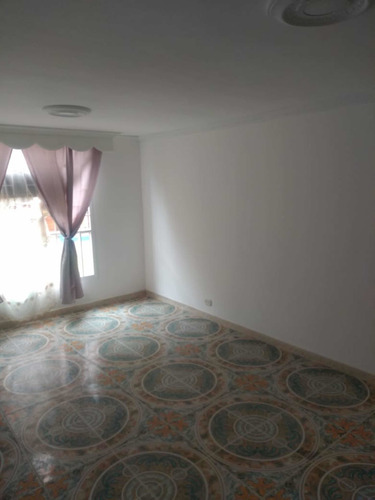 Imagen 9 de 14 de Oferta. Apartamento Recién Remodelado 4 Habitaciones!!!