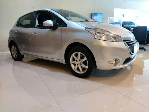 Peugeot 208 1.5 Allure Nafta Manual