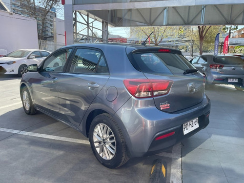 Imagen 6 de 15 de Kia Rio 5 Special Pack