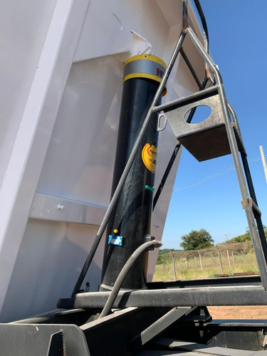 Carreta Basculante Vanderleia Randon 44m³ S/ Pneus 2014/15