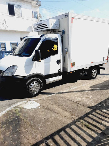 Imagem 3 de 6 de Iveco Daily Modelo 35s14 .2013