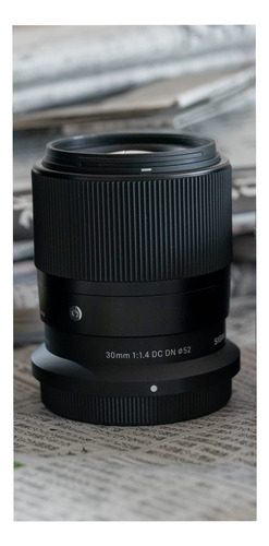 Lente Sigma 30 Mm F1.4 Dc Dn Contemporary Para Montura Nikon