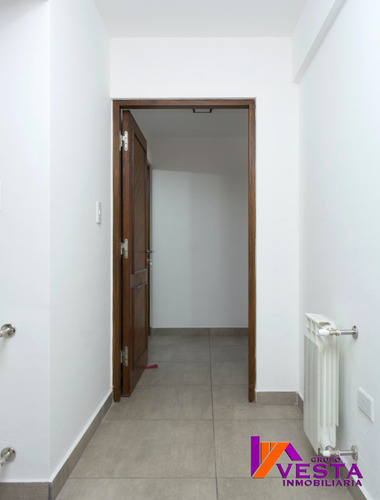 Venta Departamento De Categoria 1 Piso Con Cochera