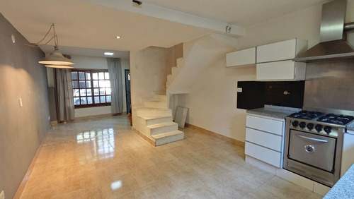 Ph Triplex 4 Ambientes Con Patio Caseros
