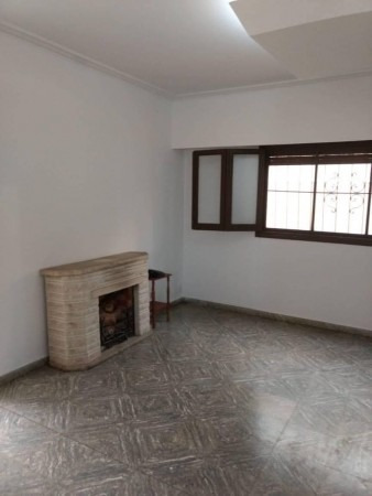 Imagen 5 de 10 de Casa Interna Con Locales