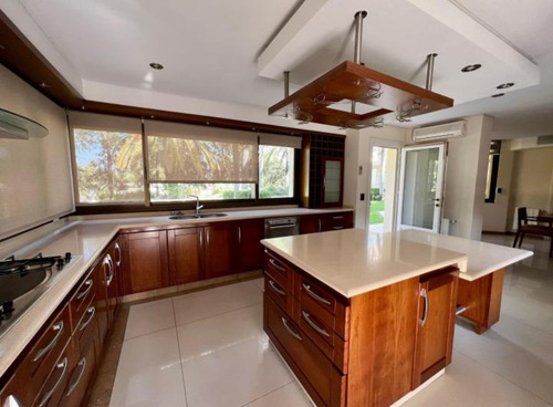 Casa En Venta En Camino Real, Boulogne, San Isidro
