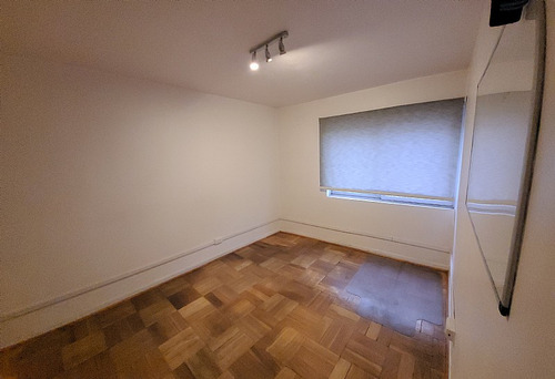 Agustinas/miraflores, 2 Privados, Sala Reunión, Recepción