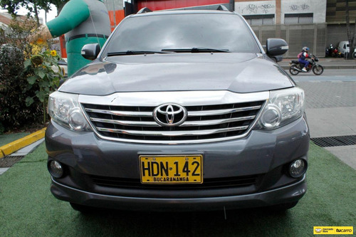 Imagen 2 de 25 de Toyota Fortuner Sr5