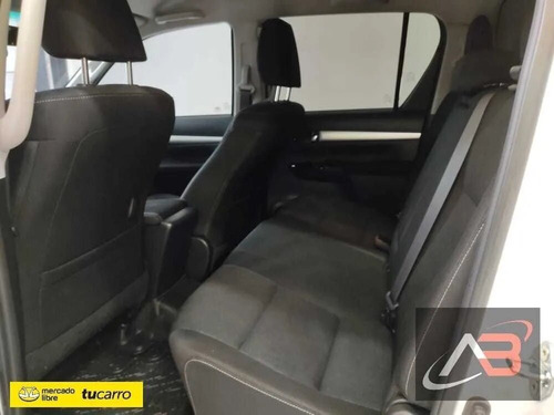 Imagen 10 de 13 de Toyota Hilux Turbo Diesel 4x4