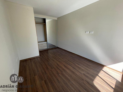 Excelente Departamento De Categoría A Metros De Bv Oroño 3 Dormitorios
