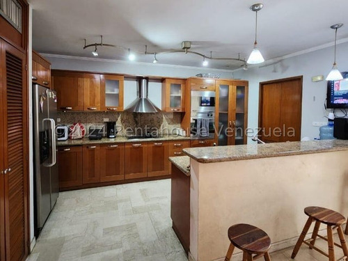 Townhouse En Alquiler Av Goajira Mls #24-27515 Rq