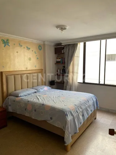 Se Vende Apartamento En Los Colores, Excelente Ubicación.