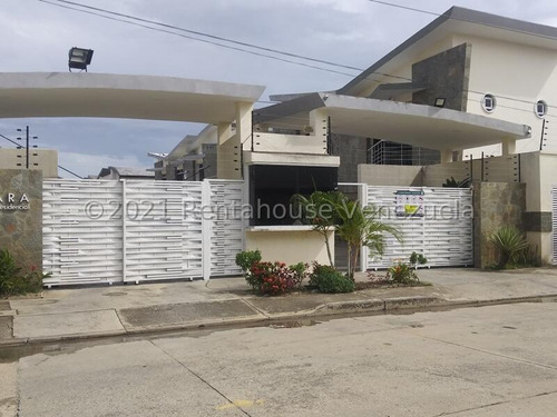 Townhouse En Venta Manantial Naguanagua, Conjunto Cerrado 23-30388 Mm