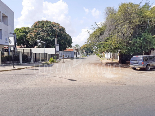 Imagen 4 de 12 de Ledezma Asesores Vende Terreno En Av Jesús Soto, Ciudad Bolívar - Venezuela.
