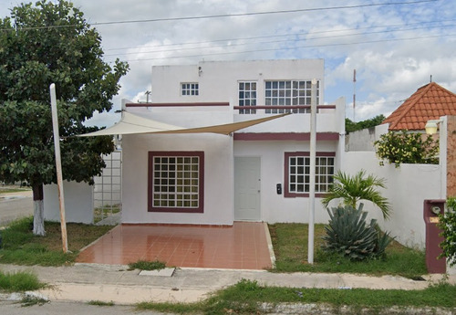 Venta De Bonita Casa En Fraccionamiento Las Las Américas, Merida Yucatan 