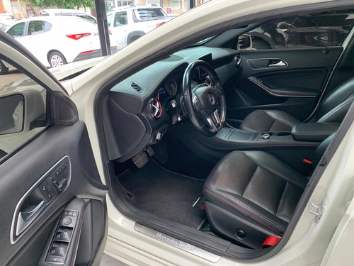 Imagen 7 de 25 de Mercedes-benz Clase A 2014 2.0 A 250 At Sport B.efficiency