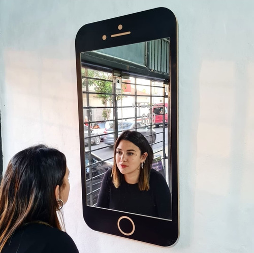 Espejo Moderno En Forma De iPhone. 45x90cm. Únicos Fabricant